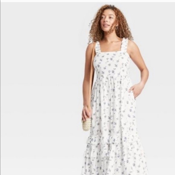 Universal Thread Dresses & Skirts - Universal Thread Cream and Blue Floral Maxi Dress